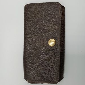 Authentic Louis Vuitton Monogram Key Holder 🎁